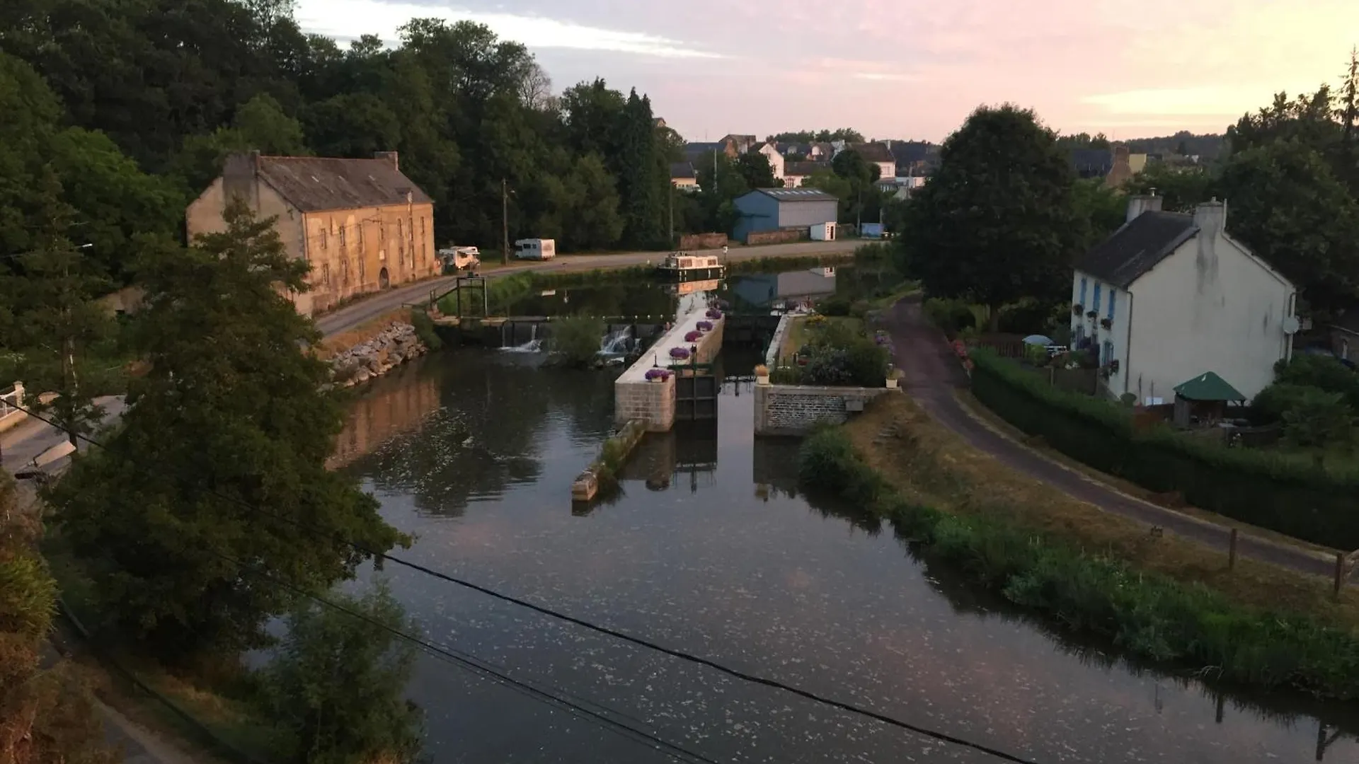 Maison De Charme, 14 Personnes, Vue Sur Le Canal Rohan 0*,  Frankrike